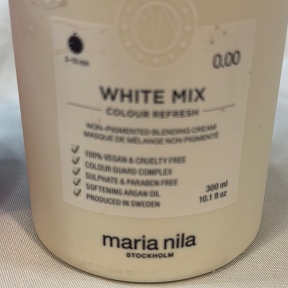 Maria Nila Stockholm, Vivid Violet & White Mix Color Refresh Hair Care Set, USED - Picture 3 of 10